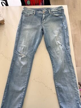 American Eagle Outfitters Light Blue Skinny Jeans with Distressed Knees